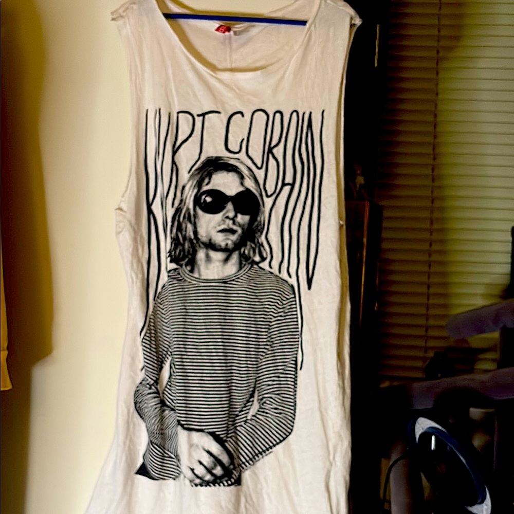White Sleeveless Dress with Graphic Print Kurk Coban